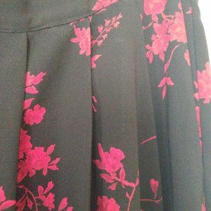 Floral Midi skirt w pockets!